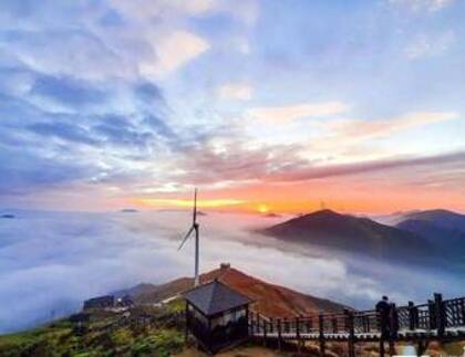 《避暑勝地~雲冰山》(觀賞稀有苔蘚、雲冰千戶瑤寨、一腳踏兩省) 世界洞穴之最~「金龍洞地下河」國家地質公園「神峰關•石林仙境瀑布」 【陽山脆皮靈芝雞宴(保證每席一隻約10斤靈芝雞)】連南美景純玩3天團