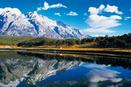 高鐵昆明、大理、麗江 6天抵玩團     玉龍雪山(雲杉坪、甘海子、藍月谷)、《世界文化遺產》麗江古城、束河古鎮、大理古城、喜洲古鎮、白族人家(品嚐三道茶及欣賞白族歌舞)、西山龍門