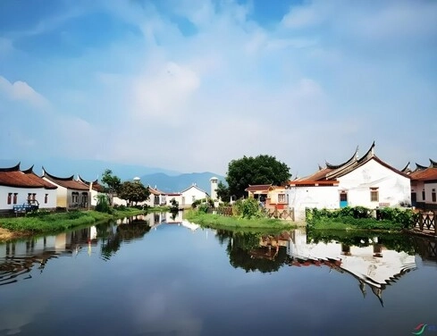 廈門、漳州雙世界遺產4天高鐵團【全程入住國際品牌酒店】 廈門鼓浪嶼、華安大地土樓、體驗最美海上列車、 漳州新晉網紅點~後港古街、閩南第一村~埭美古村落、雲洞岩 廈門、漳州雙世界遺產4天高鐵團【全程入住國際品牌酒店】 廈門鼓浪嶼、華安大地土樓、體驗最美海上列車、 漳州新晉網紅點~後港古街、閩南第一村~埭美古村落、雲洞岩