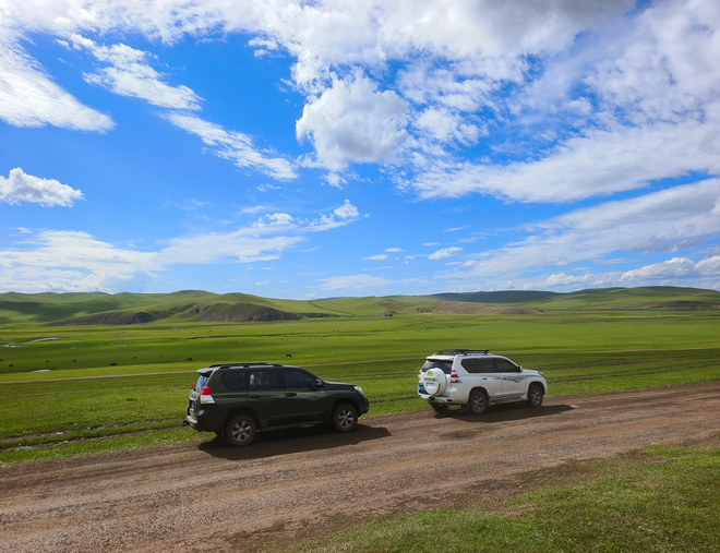 【4鑽】【直航海拉爾】內蒙古深度美景8天純玩團
呼倫貝爾大草原(四驅車穿越+航拍網紅短片)、內蒙古第一大湖呼倫湖、額爾古納濕地公園、敖魯古雅使鹿部落餵飼馴鹿、中俄蒙交界不夜城滿洲里、莫日格勒河