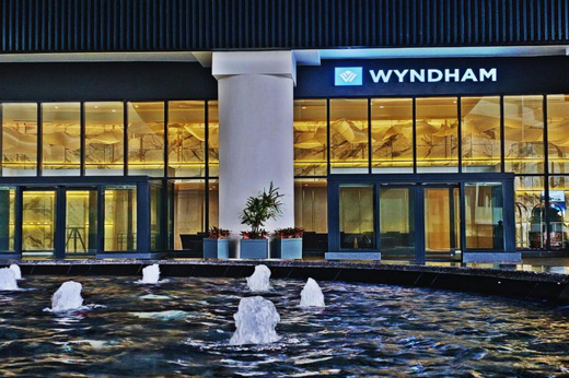 Wyndham Ion Majestic Hotel